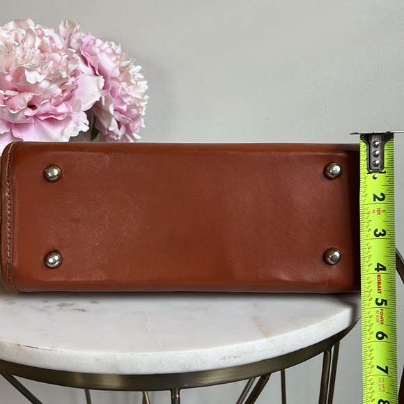 *Similar To* Vintage Dooney & Bourke Pebble Leather Purse - Picture 13 of 13